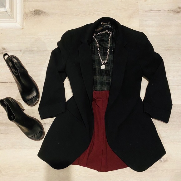 Brandy Melville Black Plaid Crop top - Picture 1 of 2
